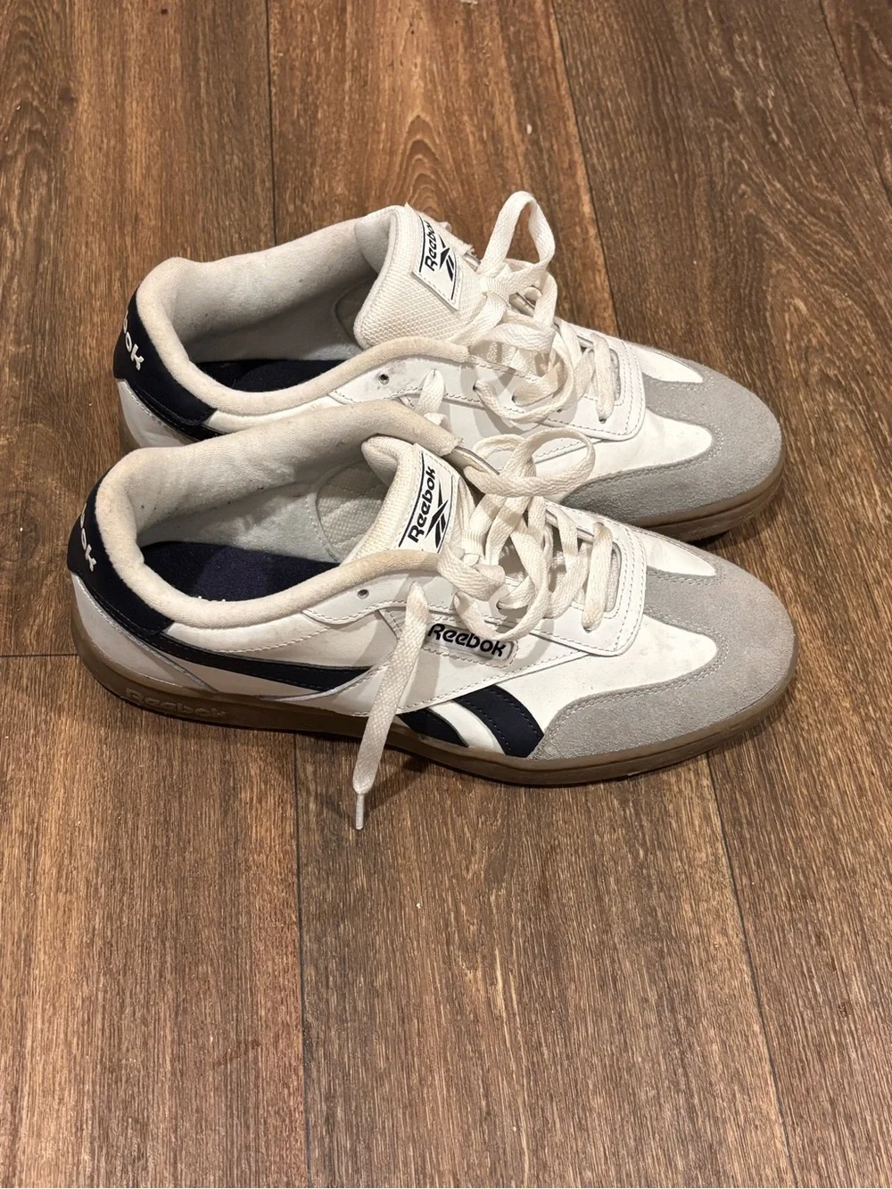 Reebok Classic Leather Gum Sole White Gray Navy Sneakers Men’s Size 9.5